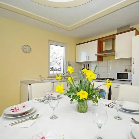 Rose Apartment Sumartin